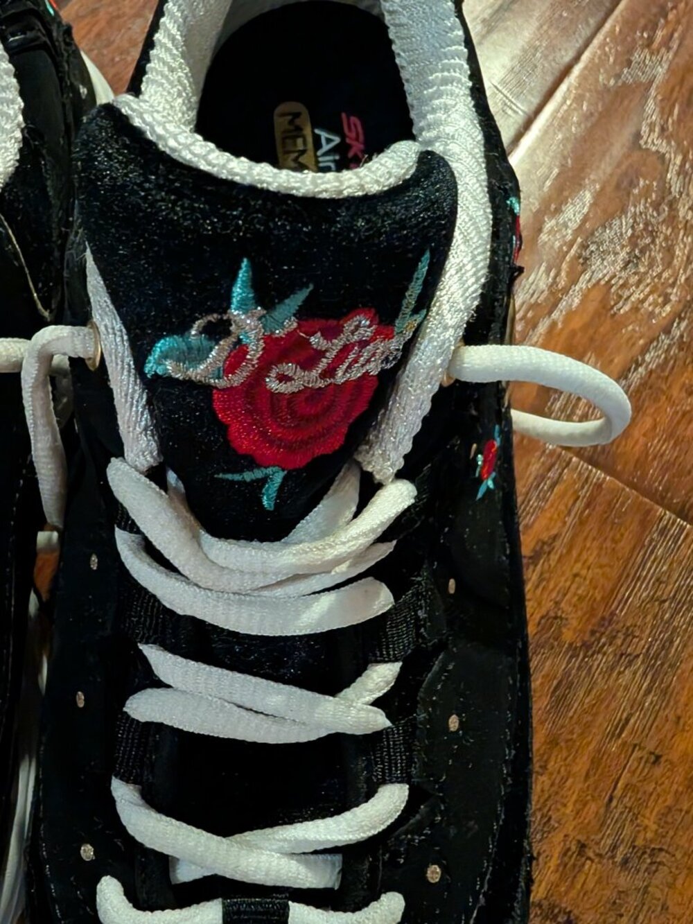 Skechers D'Lites Air Cooled Memory Foam Floral Sneakers Women's 9.5 Black - Picture 7 of 10